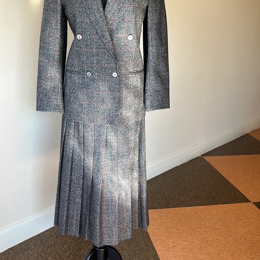 Freedberg of Boston Vintage Wool Tweed Suite. Preloved - Picture 3 of 10